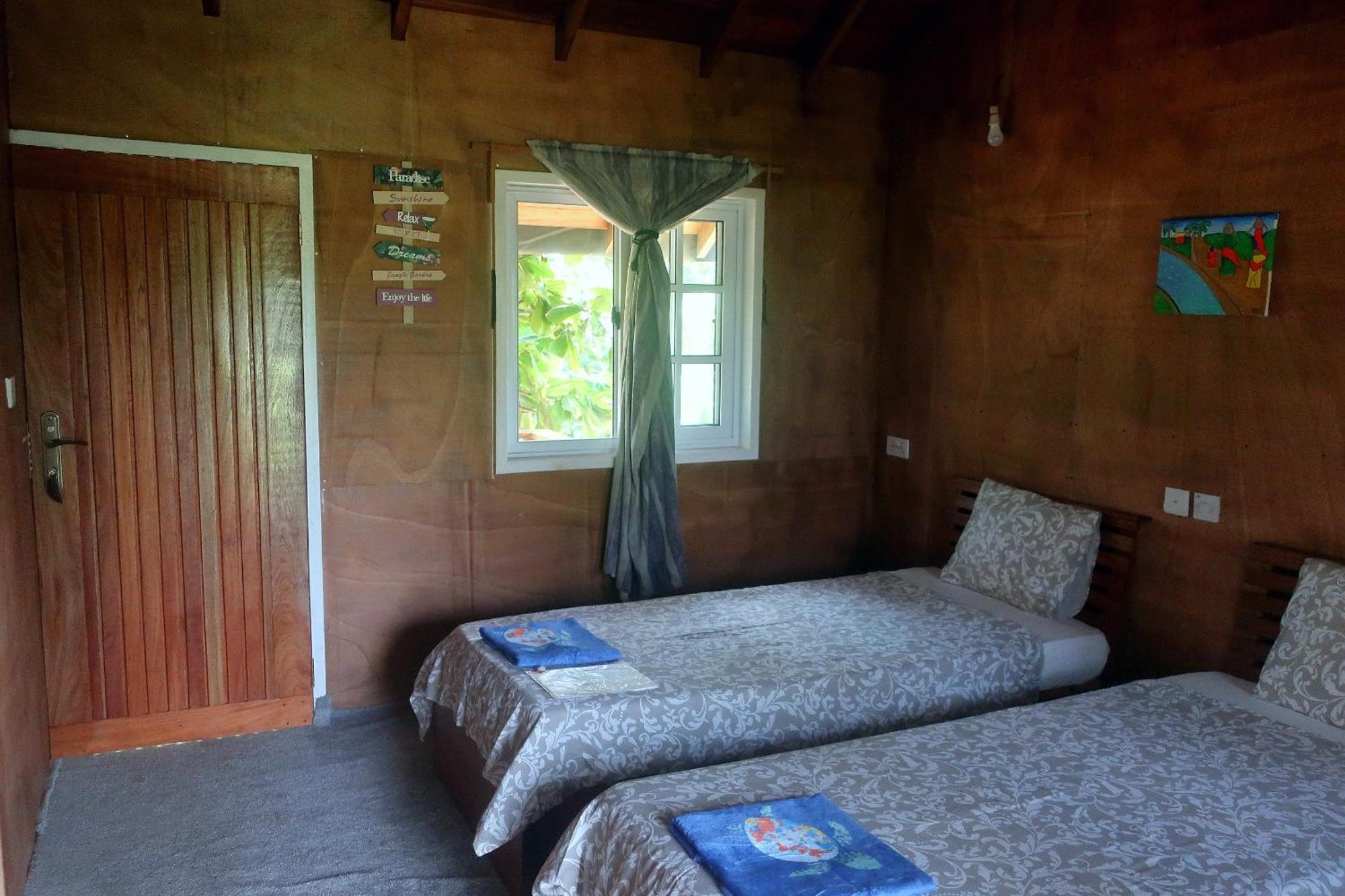 Afro Beach Eco Resort Butre Habitación foto